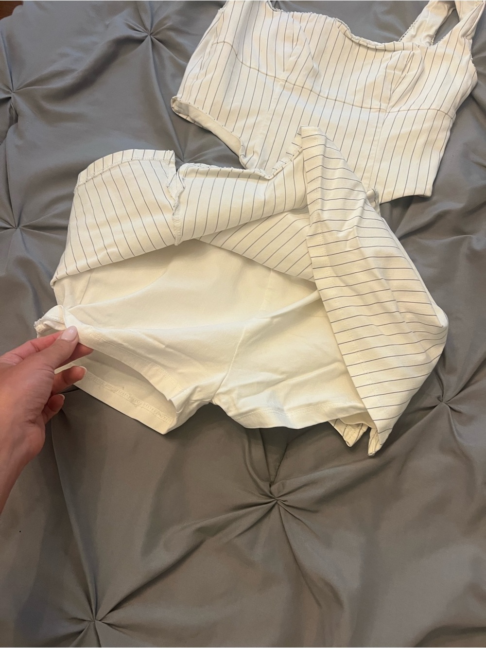Striped White set - Picture 2 of 3